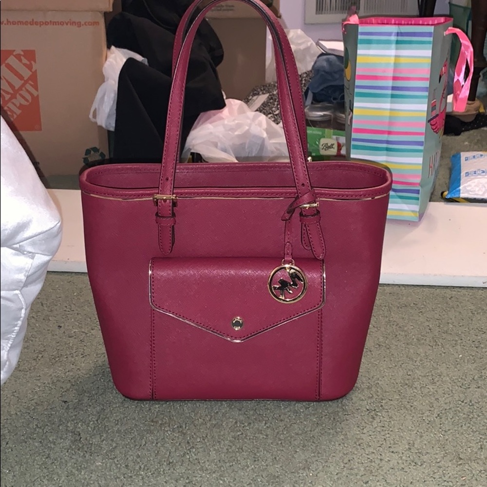 New Michael Kors bag only used twice